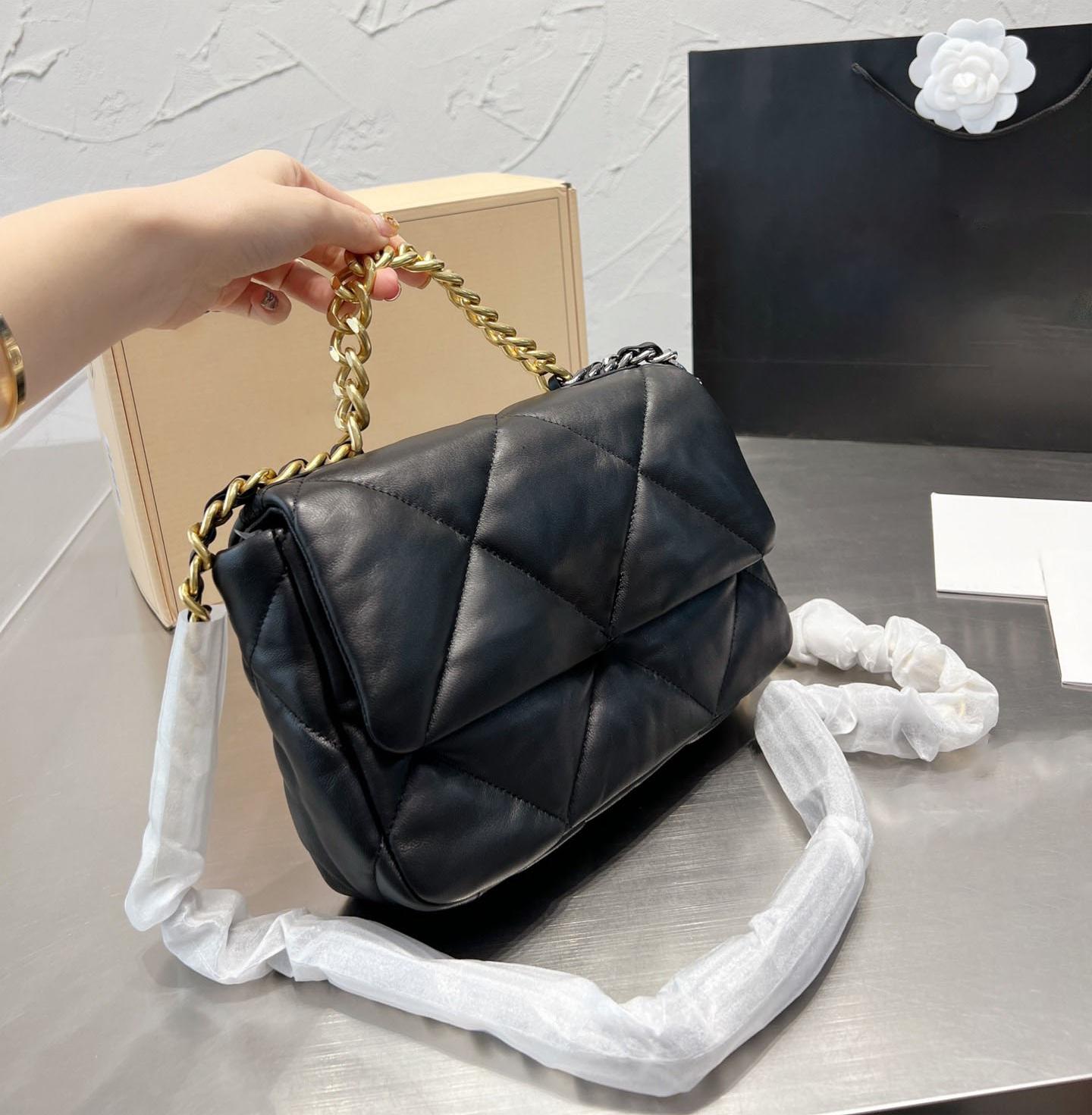 channel CF Shoulder Bags Women's Plush Leather Bag And Bucket Hat Set Crossbody bag Luxury Totes Ladies black Handbag Messenger Suede Fisherman Autumn Warmth
channel CF Shoulder Bags Women's Plush Leather Bag And Bucket Hat Set Crossbody bag Luxury Totes Ladies black Handbag Messenger Suede Fisherman Autumn Warmth