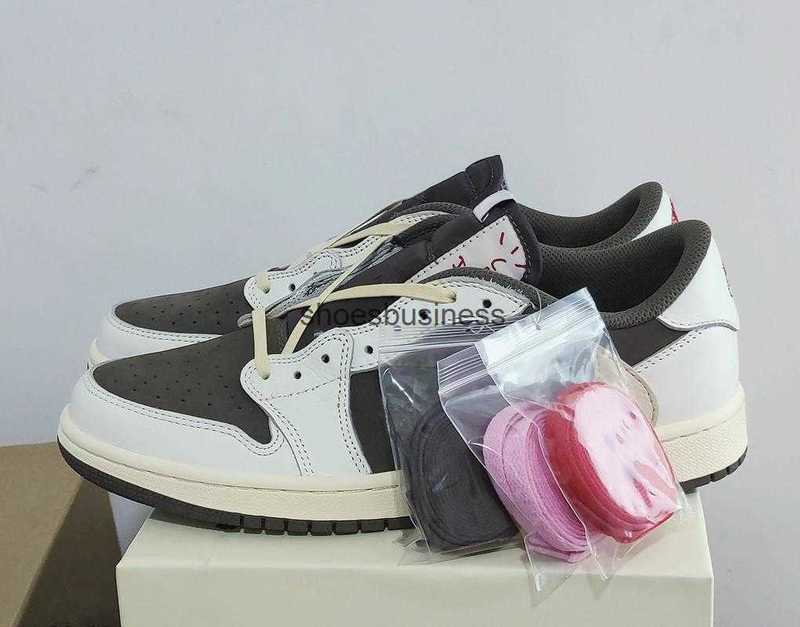 Reverse Mocha Low TS Cactus Jack Suede 3M Basketball Shoes Men Women 1s High SP Fragments Dark Mochas Sports Sneakers With Plastic, Color-5
Reverse Mocha Low TS Cactus Jack Suede 3M Basketball Shoes Men Women 1s High SP Fragments Dark Mochas Sports Sneakers With Plastic, Color-5