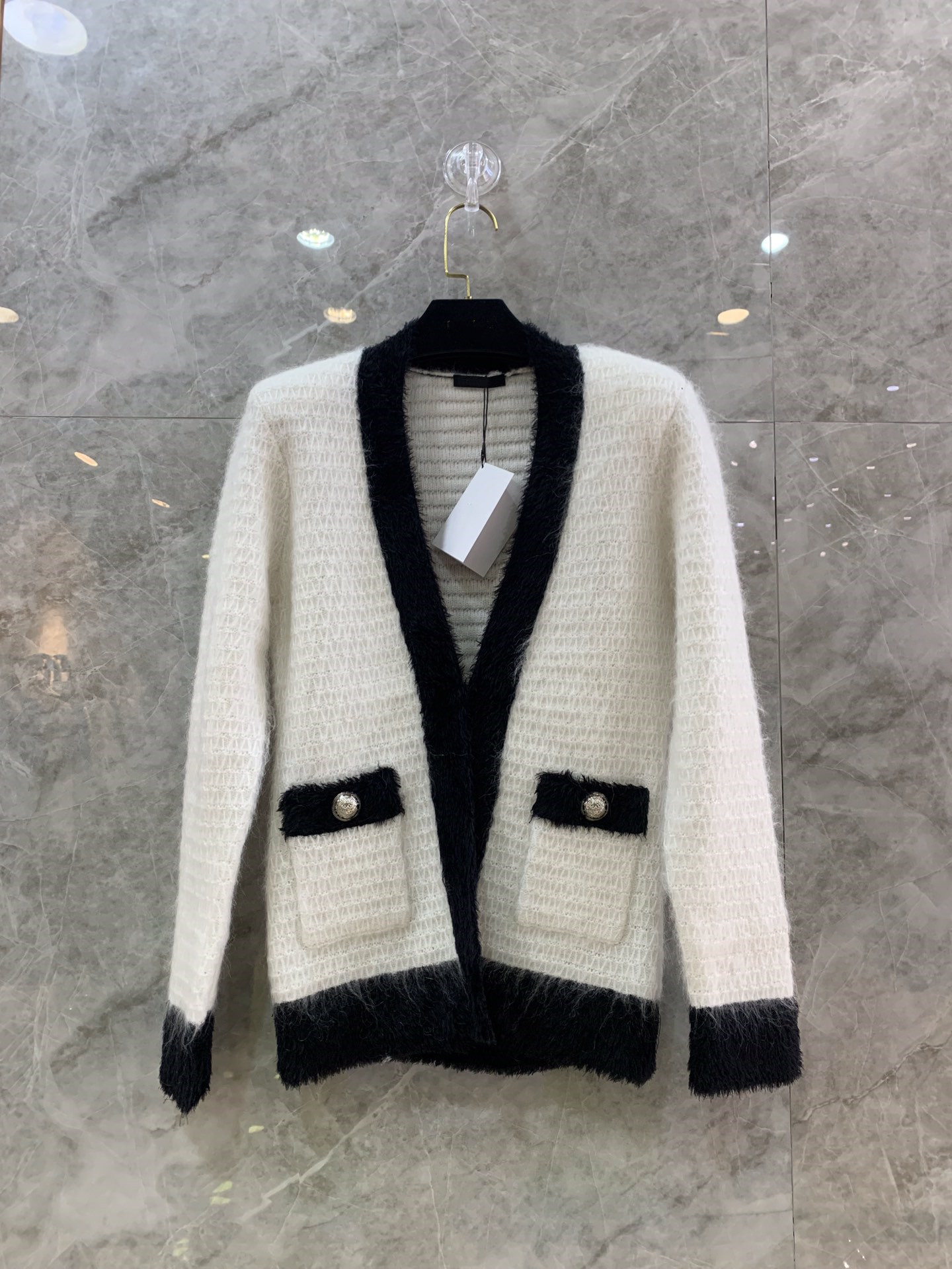 Balm New Women's brand jacket 2023 Spring jacket OOTD fashion sexy logo Metal buckle coat cardigan designer High-grade leisure Coat birthday Valentine's day Gift, Ivory
Balm New Women's brand jacket 2023 Spring jacket OOTD fashion sexy logo Metal buckle coat cardigan designer High-grade leisure Coat birthday Valentine's day Gift, Ivory
