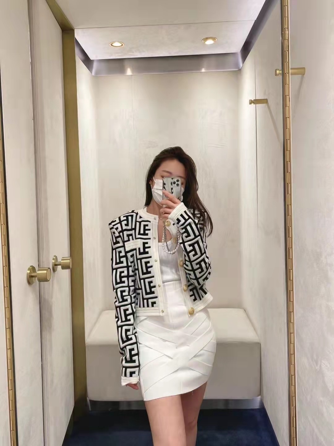 Balm New Women's brand jacket 2023 Spring jacket fashion letter sexy logo Metal buckle coat Print knitting cardigan designer High-grade Coat Valentine's day Gift, Black
Balm New Women's brand jacket 2023 Spring jacket fashion letter sexy logo Metal buckle coat Print knitting cardigan designer High-grade Coat Valentine's day Gift, Black