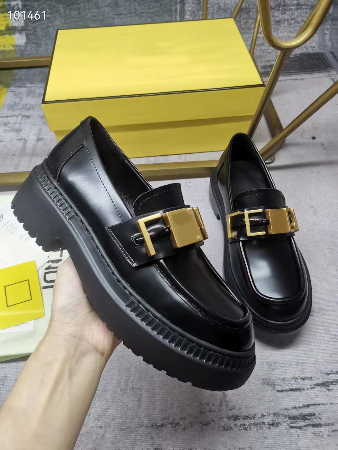 British Style Retro Gold Buckle Dress Shoes 2023 Latest Fashion Designers Round Head Loafers Ladies Luxurys Comfortable Casual Shoe 36-42
British Style Retro Gold Buckle Dress Shoes 2023 Latest Fashion Designers Round Head Loafers Ladies Luxurys Comfortable Casual Shoe 36-42