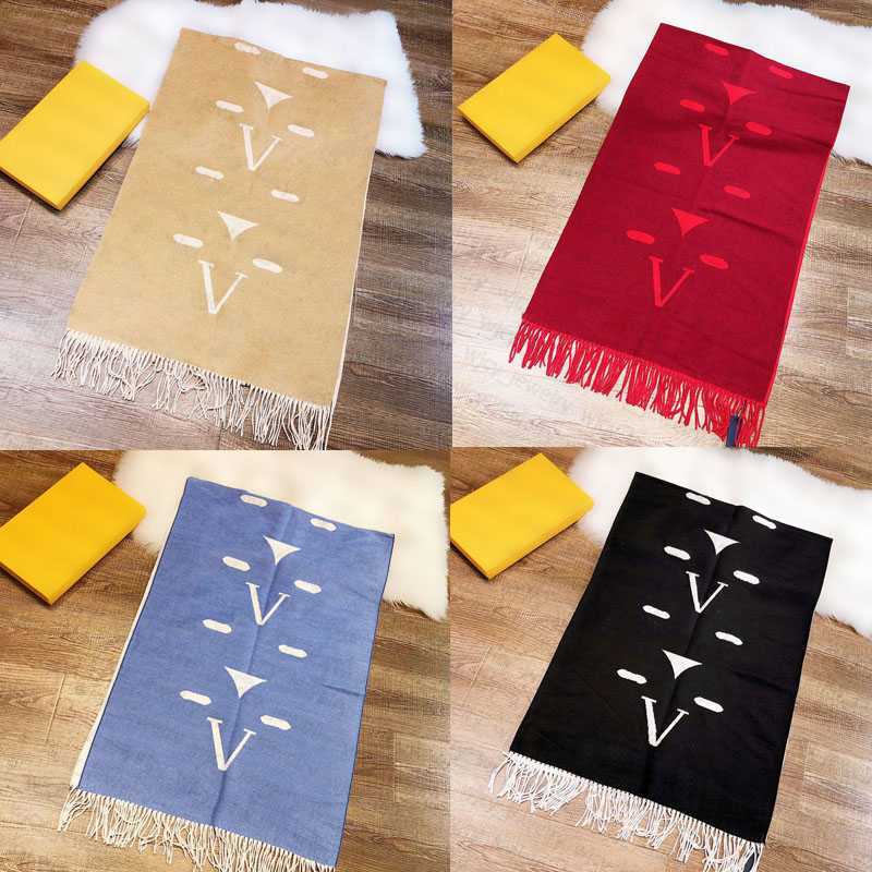 Tassels Scarf Designer Scarves for Winter Men Women Warm Shawl with Letter Black Khaki Neck Scarffor man woman
Tassels Scarf Designer Scarves for Winter Men Women Warm Shawl with Letter Black Khaki Neck Scarffor man woman