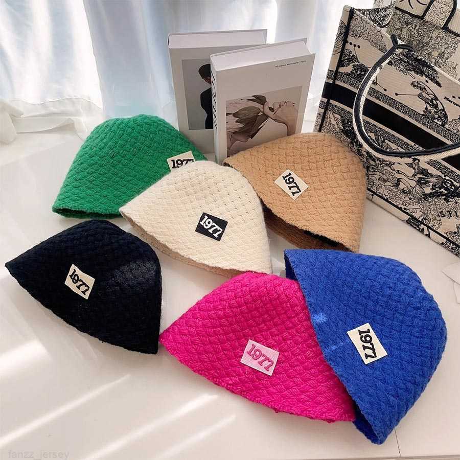 Fashion Digital Bucket Hat Designer Stingy Brim Hats for Woman Mens Elegant Caps 6 Colorsfor man woman, C3
Fashion Digital Bucket Hat Designer Stingy Brim Hats for Woman Mens Elegant Caps 6 Colorsfor man woman, C3