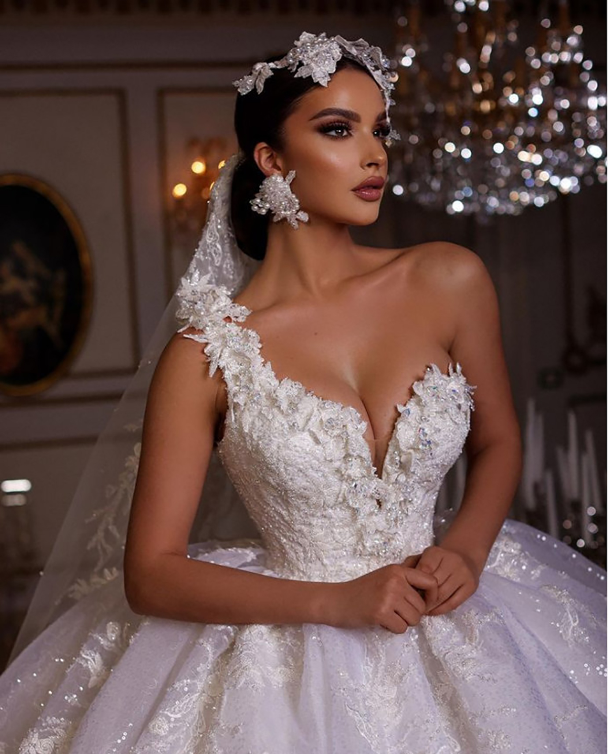 Glamorous Ball Gown Wedding Dresses V-Neck One Shoulder Lace 3D-Floral Applicants Backless Tulle Chapel Gown Custom Made Plus Side Vestidos De Novia