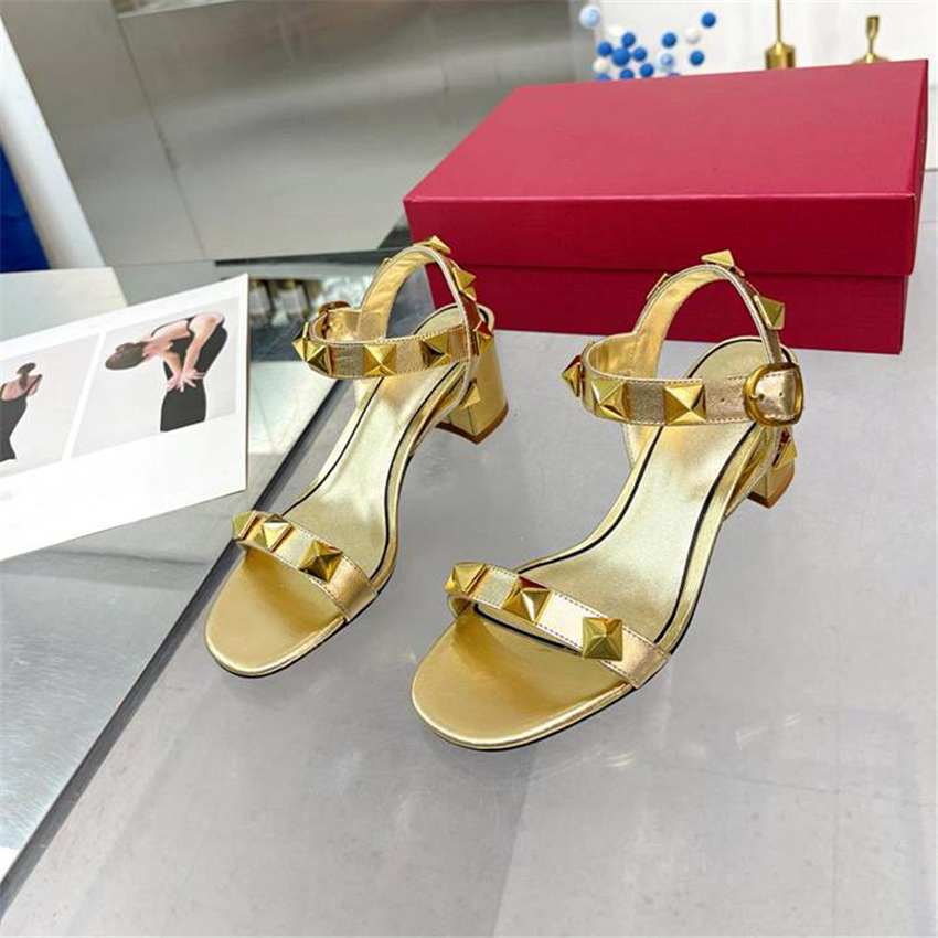 valentinoes shoe Fashion Sandals Luxury Design Valentinoity Women Sexy High Heel Leather Letter Wedding Party Casual Slippers 04-019
valentinoes shoe Fashion Sandals Luxury Design Valentinoity Women Sexy High Heel Leather Letter Wedding Party Casual Slippers 04-019