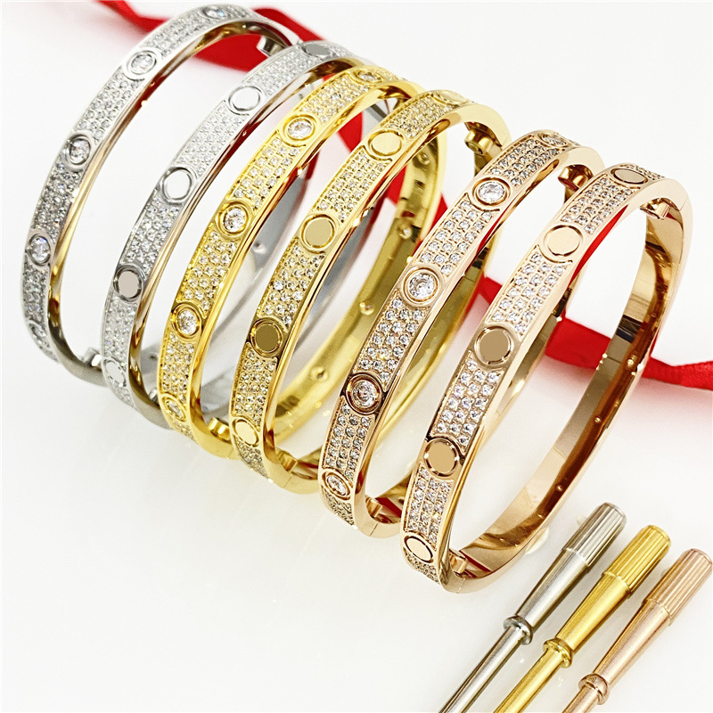 Bangle Luxury Titanium Steel 3 Row Full Diamond Love Bracelet Bangle Designer Women Men Bracelets Distance Jewelry Gift with velvet bag
Bangle Luxury Titanium Steel 3 Row Full Diamond Love Bracelet Bangle Designer Women Men Bracelets Distance Jewelry Gift with velvet bag