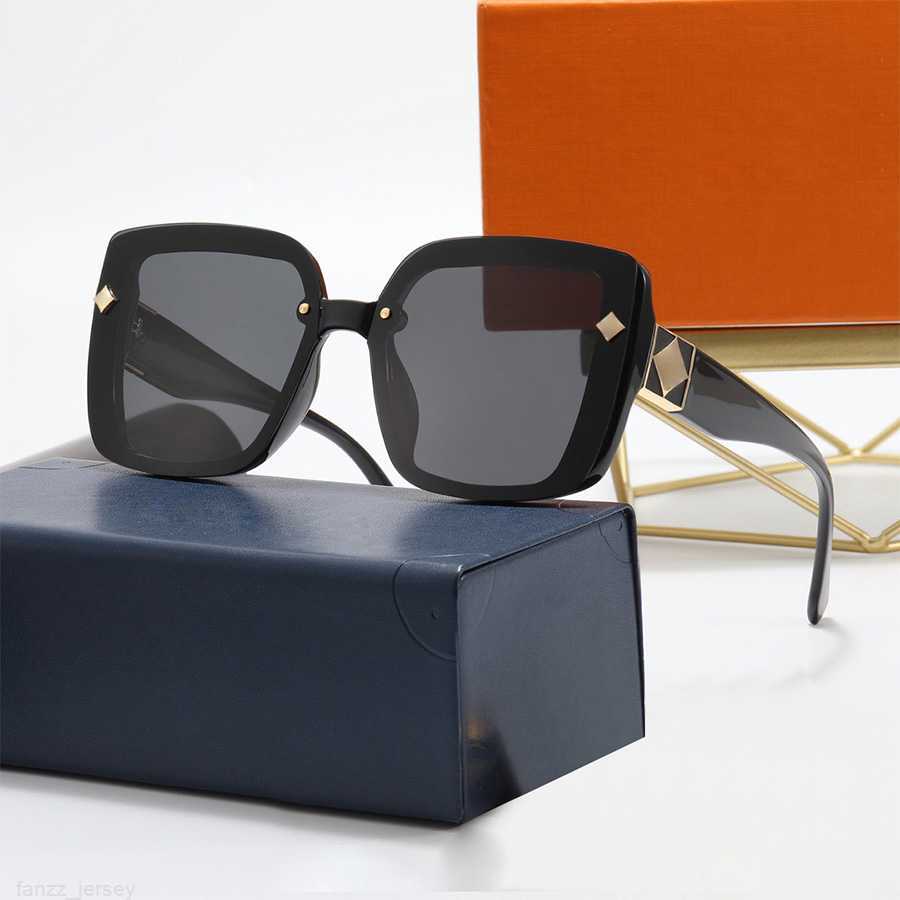 Fashionable Beach Sunglasses Designer Adumbral Glasses For Man Woman 4 Color Optional High Qualityfor man woman
Fashionable Beach Sunglasses Designer Adumbral Glasses For Man Woman 4 Color Optional High Qualityfor man woman