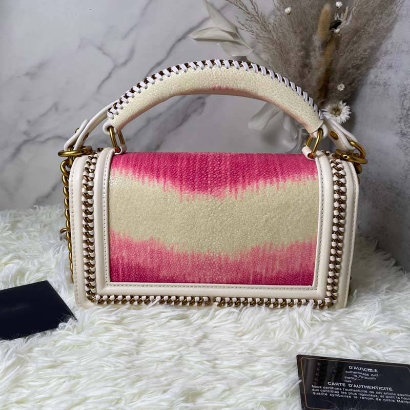 7A Desiginers shoulder bag Handle pearl fish skin handbag cross body Cowhide Handbag Women bodys purses Official original imported Genuine leather from Franch, Peach
7A Desiginers shoulder bag Handle pearl fish skin handbag cross body Cowhide Handbag Women bodys purses Official original imported Genuine leather from Franch, Peach