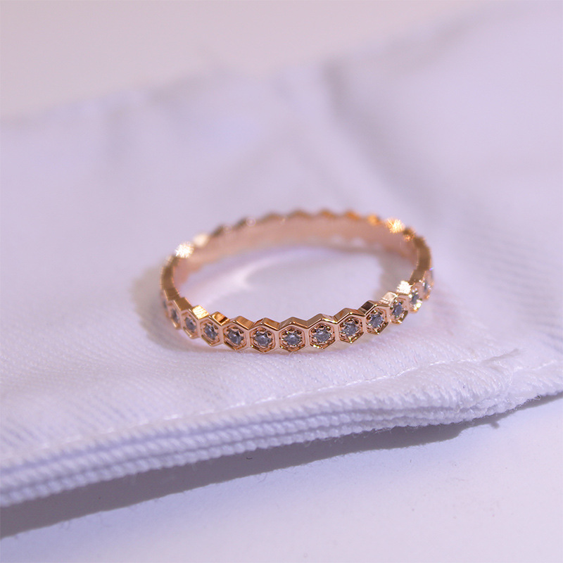 Honeycomb Ring Female 18k Rose Gold Babysbreath Inlaid Diamond Simple And Versatile Tail Ring
Honeycomb Ring Female 18k Rose Gold Babysbreath Inlaid Diamond Simple And Versatile Tail Ring