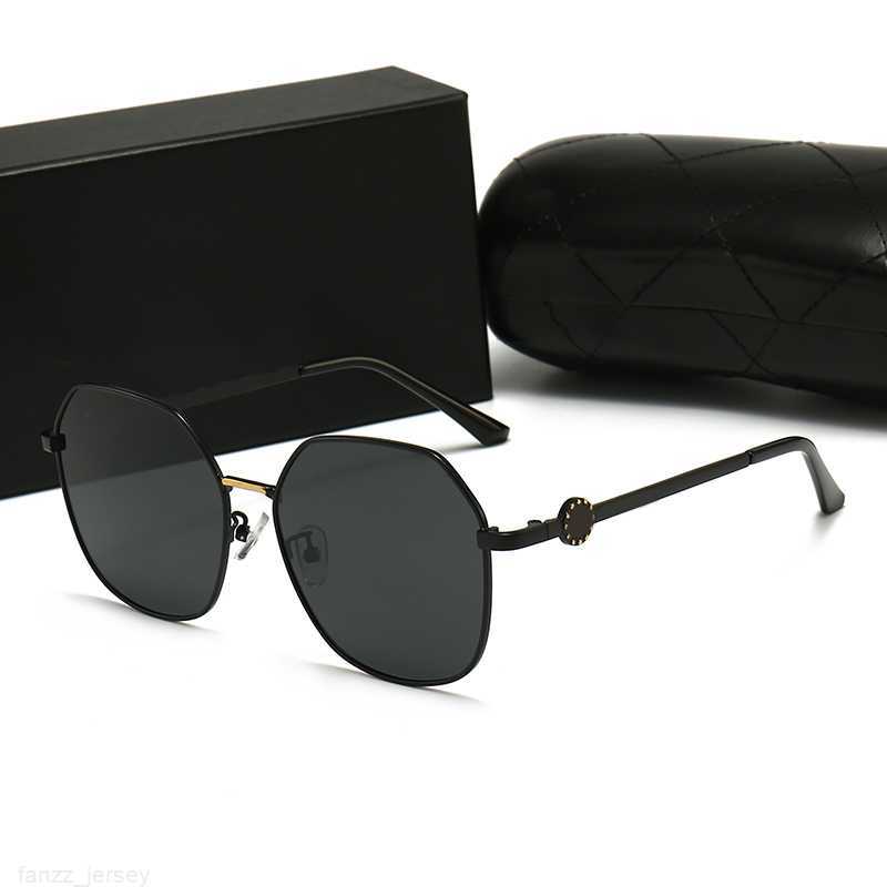 Luxury brands sunglasses Ladies Fashion multicolor classic designer Women glasses Driving sport shading trend With boxfor man woman
Luxury brands sunglasses Ladies Fashion multicolor classic designer Women glasses Driving sport shading trend With boxfor man woman