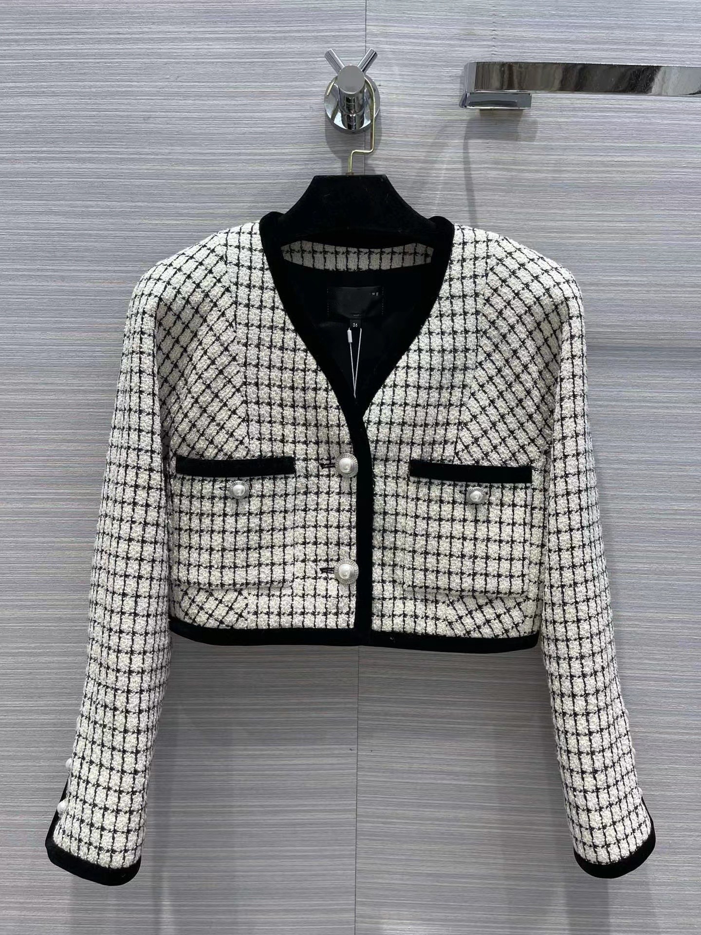Milan Runway Jackets 2022 New Autumn Winter V Neck Long Sleeve Beads Brand Same Style Coats Women's Designer Outerwear 1101-06, Contrast color
Milan Runway Jackets 2022 New Autumn Winter V Neck Long Sleeve Beads Brand Same Style Coats Women's Designer Outerwear 1101-06, Contrast color
