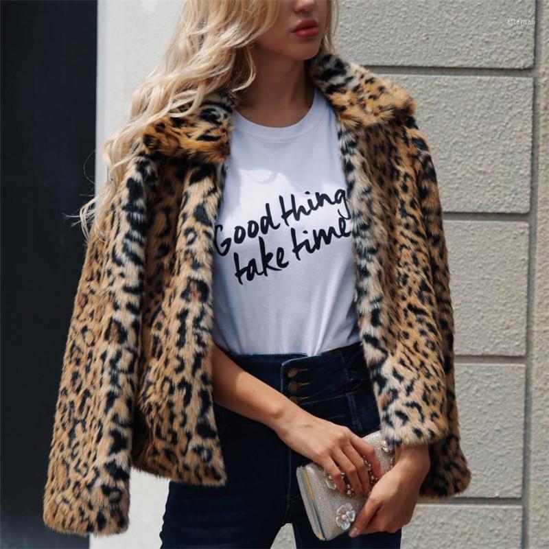 Women's Fur Leopard Short Coat Fashion Europe And America Imitation Women's Lapel Autumn Winter Long-sleeved Plush Personality
Women's Fur Leopard Short Coat Fashion Europe And America Imitation Women's Lapel Autumn Winter Long-sleeved Plush Personality