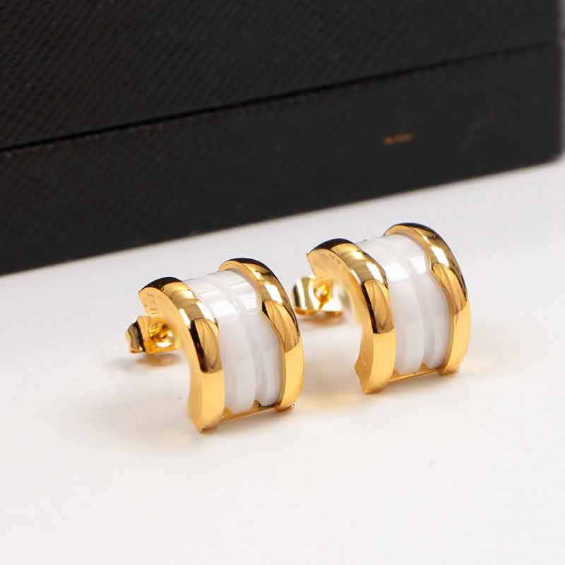 10 years factory wholesale new fashion titanium steel wide arc black and white ceramic earrings couple gift come with dust bag
10 years factory wholesale new fashion titanium steel wide arc black and white ceramic earrings couple gift come with dust bag