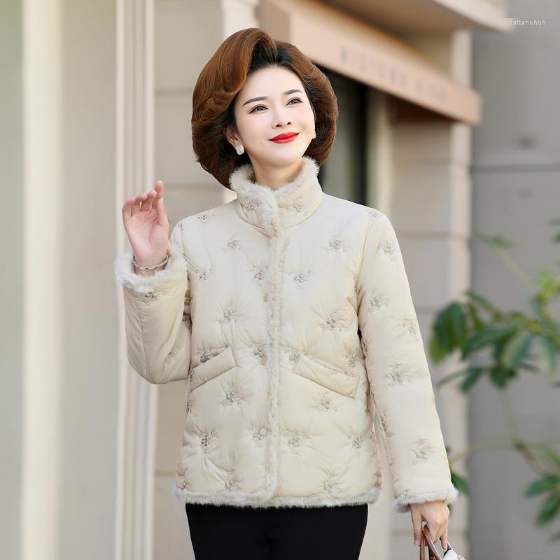 Women's Trench Coats 2022 Long Winter Middle-aged Women Jacket Embroidery Warm Thick Cotton Coat Female Casual Woman Parkas
Women's Trench Coats 2022 Long Winter Middle-aged Women Jacket Embroidery Warm Thick Cotton Coat Female Casual Woman Parkas
