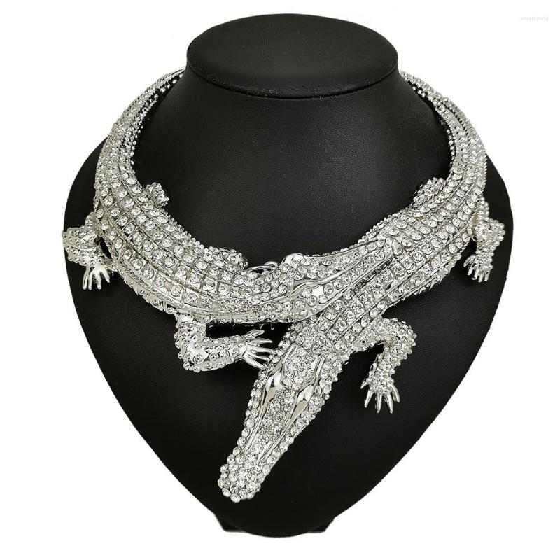 Choker Heavy Chunky Alloy Exaggerated Punk Full Rhinestone Crocodile Necklace For Women Fashion Trend Statement Collar Bijoux
Choker Heavy Chunky Alloy Exaggerated Punk Full Rhinestone Crocodile Necklace For Women Fashion Trend Statement Collar Bijoux