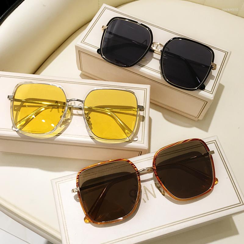 Sunglasses 2022 Fashion Women Sun Glasses For Men Gradient Ocean Lens Eyewear UV400 Oversize Gafas De Sol Hombre
Sunglasses 2022 Fashion Women Sun Glasses For Men Gradient Ocean Lens Eyewear UV400 Oversize Gafas De Sol Hombre