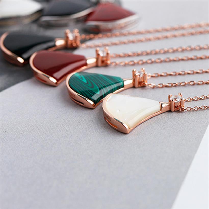 925 silver Luxury designer Necklace versatile Classic Fashion Choker elegant Fan-shape jewelry Delicated necklace pendant High-end2931
925 silver Luxury designer Necklace versatile Classic Fashion Choker elegant Fan-shape jewelry Delicated necklace pendant High-end2931