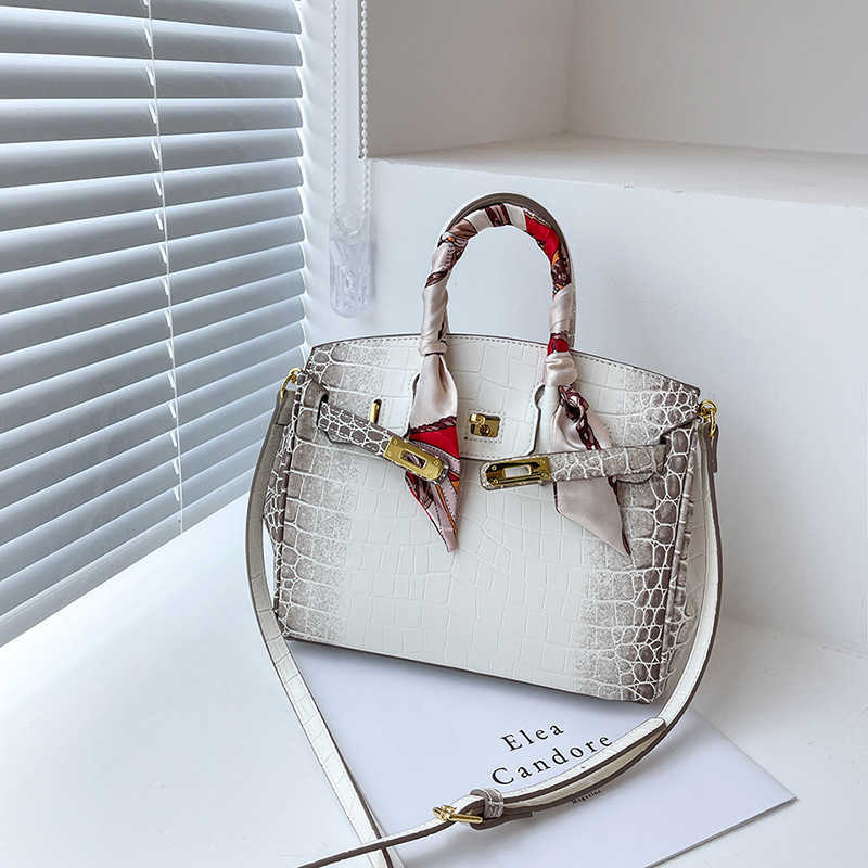 Women totes bag shoulder Herme birkins Pure hand Large 2022 new simple and fashionable crocodile pattern Portable Single Shoulder Messenger silk scarf texture, White
Women totes bag shoulder Herme birkins Pure hand Large 2022 new simple and fashionable crocodile pattern Portable Single Shoulder Messenger silk scarf texture, White