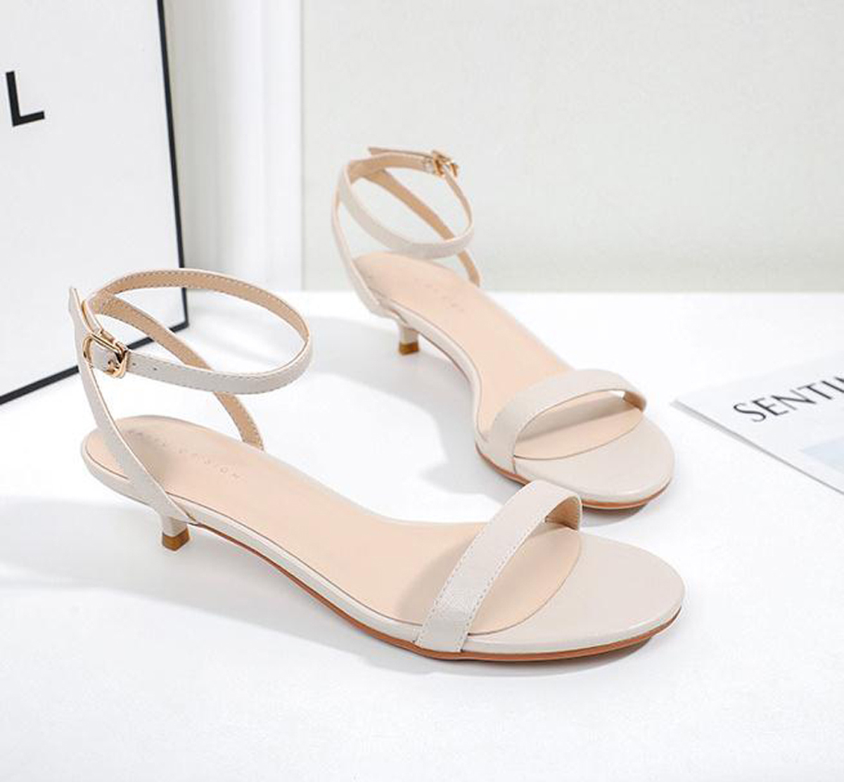 Luxury Slipper Designer Sandal Italy Brand Slides Women Slippers Flat Bottom Flip Flop Sneakers Boots Casual Shoe by topshoe99 S157, #11
Luxury Slipper Designer Sandal Italy Brand Slides Women Slippers Flat Bottom Flip Flop Sneakers Boots Casual Shoe by topshoe99 S157, #11