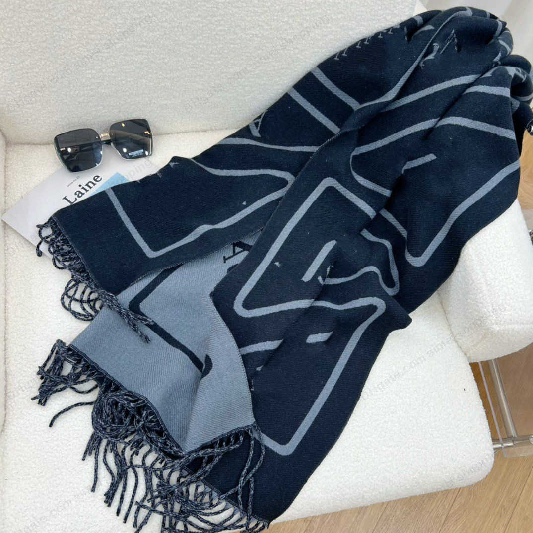 Wholesale Designer Letter Cashmere Scarf For Women Shawl Dual-use Thick warm Trendy Jacquard Long Scarves Lady Wrap Autumn And Winter Large5696
Wholesale Designer Letter Cashmere Scarf For Women Shawl Dual-use Thick warm Trendy Jacquard Long Scarves Lady Wrap Autumn And Winter Large5696