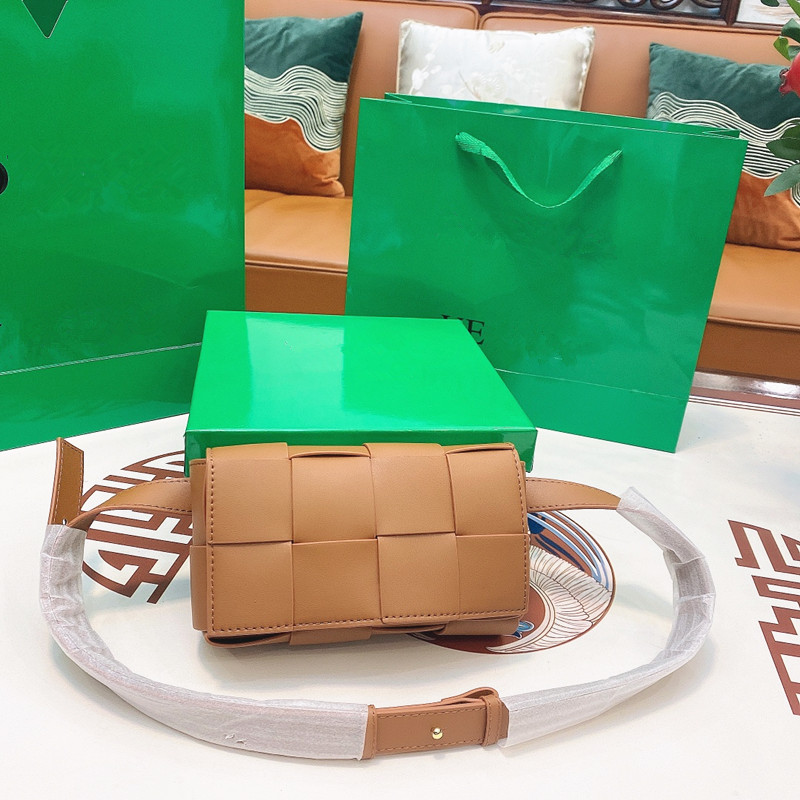 Bumbag CASSETTE woven belt chest bum bag Cleo tote Women's Luxury Designers Classic flap leather Waistpacks handbag mens fanny pack Crossbody shoulder straps Bags
Bumbag CASSETTE woven belt chest bum bag Cleo tote Women's Luxury Designers Classic flap leather Waistpacks handbag mens fanny pack Crossbody shoulder straps Bags