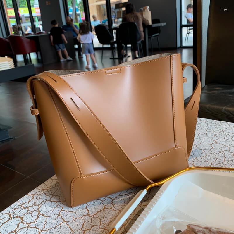 Evening Bags Brand Design Women Shoulder Bag Large Capacity Bucket Handbags Quality PU Leather Tote Shopping Bolsa Feminina E283
Evening Bags Brand Design Women Shoulder Bag Large Capacity Bucket Handbags Quality PU Leather Tote Shopping Bolsa Feminina E283