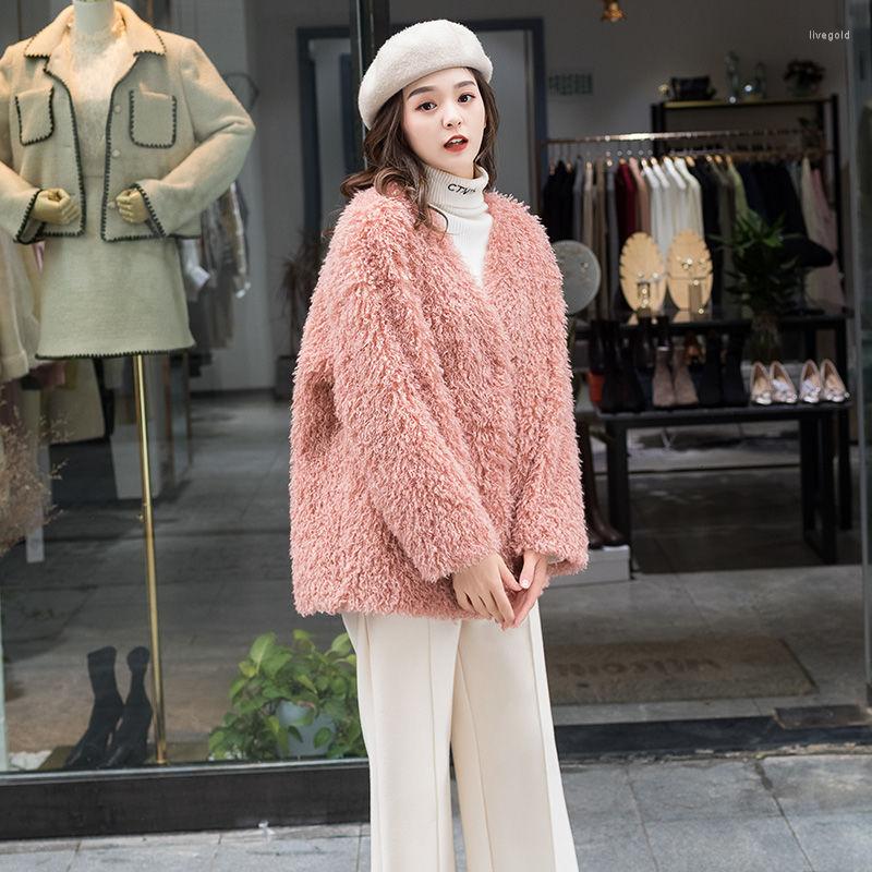 Women' Fur 2022 Fashion Winter Women Imitation Shearling Lamb Coats Female V-neck Loose Overcoat Ladies Faux Warm Jackets R368, Rose red
Women' Fur 2022 Fashion Winter Women Imitation Shearling Lamb Coats Female V-neck Loose Overcoat Ladies Faux Warm Jackets R368, Rose red