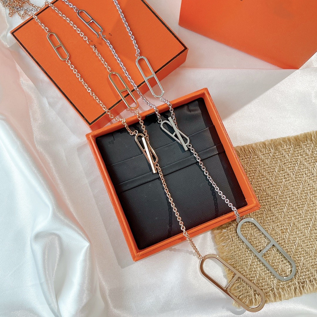 designer necklace luxury cross 18k gold plated Valentine's Day snake chain bucket charm long sweater necklace for women jewelry with box
designer necklace luxury cross 18k gold plated Valentine's Day snake chain bucket charm long sweater necklace for women jewelry with box