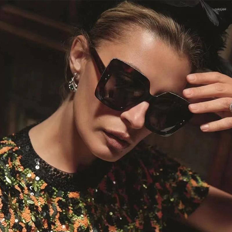 Sunglasses Glitter Black Square For Women 2022 Fashion Metal Rivets Oversized Sun Glasses Female Summer Driving Eyewear
Sunglasses Glitter Black Square For Women 2022 Fashion Metal Rivets Oversized Sun Glasses Female Summer Driving Eyewear