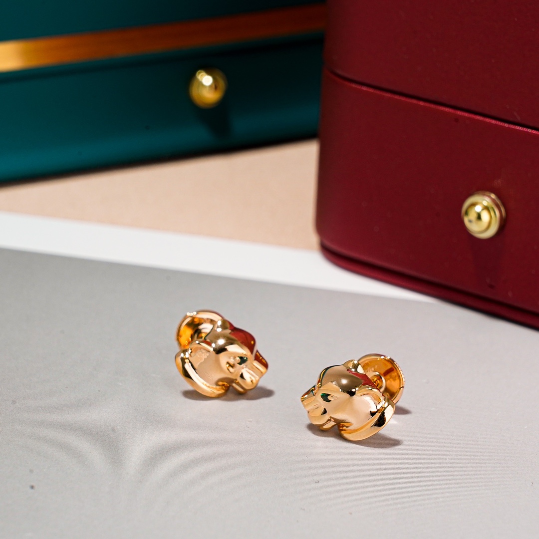 Designer earrings Animal logo alloy material with dress women's luxurious earrings non-allergic dust bag
Designer earrings Animal logo alloy material with dress women's luxurious earrings non-allergic dust bag