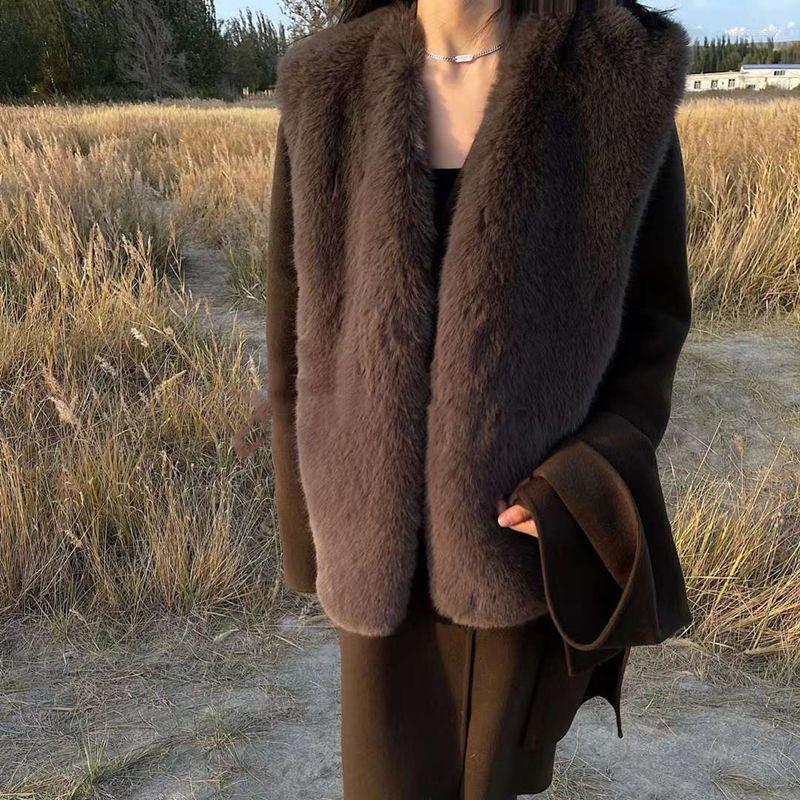 Women's Fur 2023 Women's Fake Knitted Faux Collar V-neck Vests Sleeveless Warm Thick Waistcoat Femme Autumn Winter V71, Kase
Women's Fur 2023 Women's Fake Knitted Faux Collar V-neck Vests Sleeveless Warm Thick Waistcoat Femme Autumn Winter V71, Kase