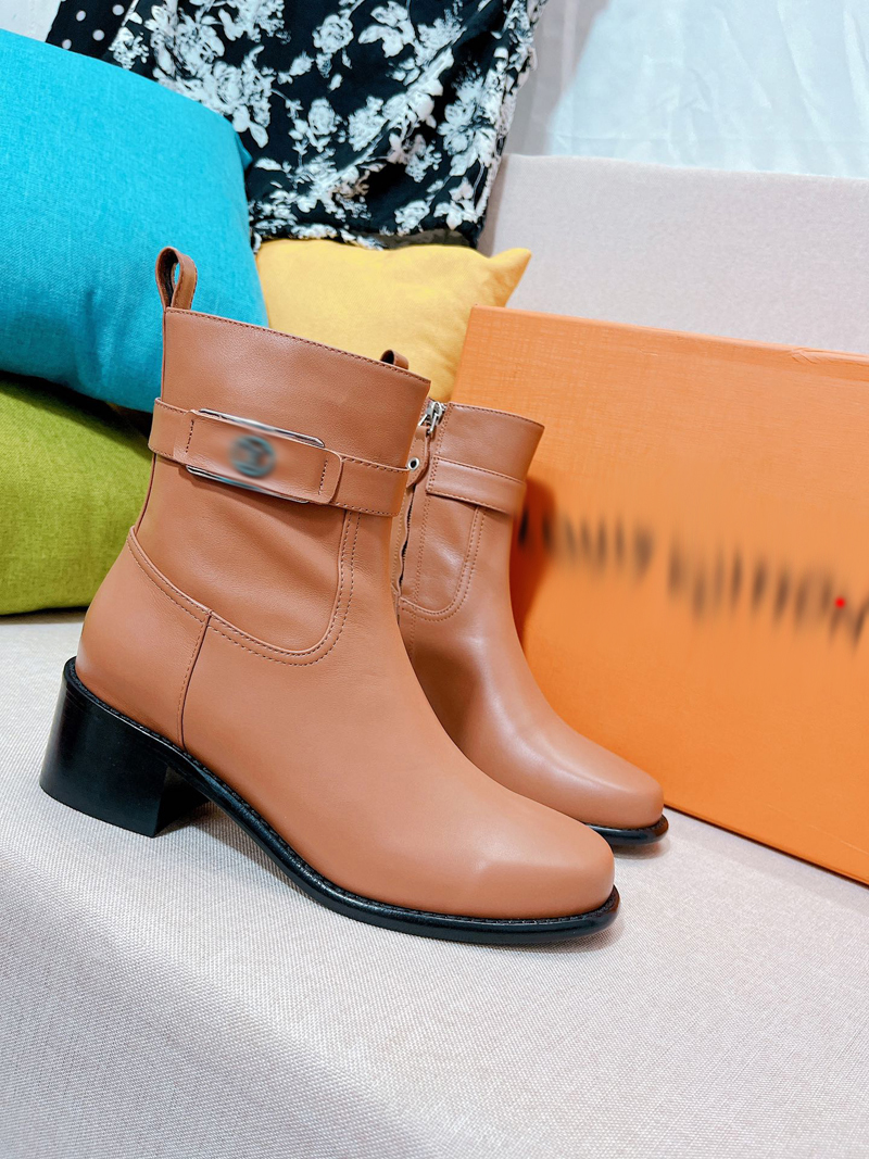 2023 Fashion Designer boots Women Shoes Winter Boots Ladies Girls Silk Cowhide Leather High Top Womens Flat Ankle Boot -G061, Picture color
2023 Fashion Designer boots Women Shoes Winter Boots Ladies Girls Silk Cowhide Leather High Top Womens Flat Ankle Boot -G061, Picture color