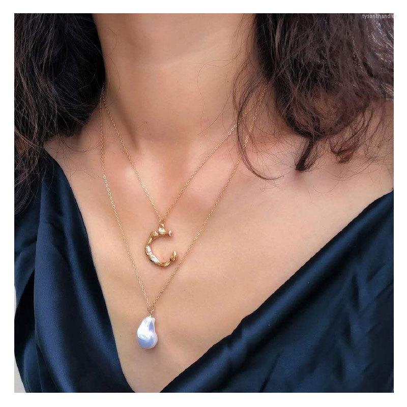 Choker UDDEIN Simple Gold Irregular Simulated Pearl Letter Pendant Necklace For Women Double Layer Statement Collar
Choker UDDEIN Simple Gold Irregular Simulated Pearl Letter Pendant Necklace For Women Double Layer Statement Collar