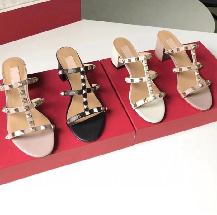 Summer Rivets Slippers Women's High Heels Sandals 2023 Fashion Outwear Sand Beach Open Toe 6.5cm Thick Heel Shoes with Box and Dust Bag Size 34-44, Black shiny
Summer Rivets Slippers Women's High Heels Sandals 2023 Fashion Outwear Sand Beach Open Toe 6.5cm Thick Heel Shoes with Box and Dust Bag Size 34-44, Black shiny