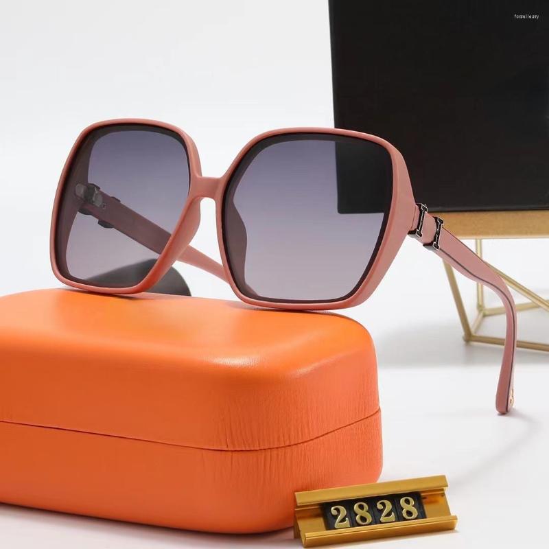 Sunglasses Round Letter Women Big Frame Color Gradient Luxury Designer Brand H Oculos Original UV400
Sunglasses Round Letter Women Big Frame Color Gradient Luxury Designer Brand H Oculos Original UV400