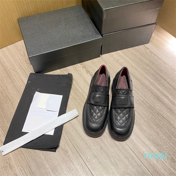 2022 fashion brand luxury dress love women shoes professional work high quality wild black and green 35-40
2022 fashion brand luxury dress love women shoes professional work high quality wild black and green 35-40