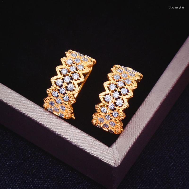 Backs Earrings Elegant Temperament Clip Inlay Shine Small Zircon Classic Geometry Two-Tone Jewelry For Women Wedding Engagement Gifts
Backs Earrings Elegant Temperament Clip Inlay Shine Small Zircon Classic Geometry Two-Tone Jewelry For Women Wedding Engagement Gifts