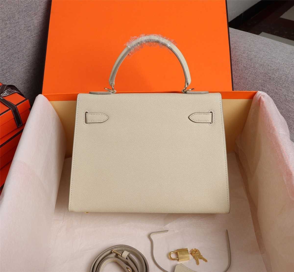 Cosmetic Bags Cases 5A High Quality 17 Colors Princess Woman Shoulder Bags Espom Designer 22cm 25cm 28cm Lady Genuine Leather Tote, Avocado color
Cosmetic Bags Cases 5A High Quality 17 Colors Princess Woman Shoulder Bags Espom Designer 22cm 25cm 28cm Lady Genuine Leather Tote, Avocado color