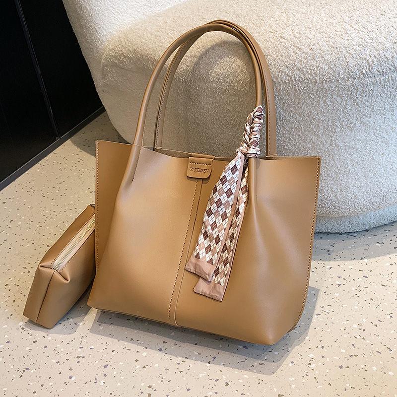 Evening Bags Women Tote Bag PU Leather Ladies Solid Color Shoulder Female Vintage Crossbody Travel Purses Handbags Sac A Main E694, Black
Evening Bags Women Tote Bag PU Leather Ladies Solid Color Shoulder Female Vintage Crossbody Travel Purses Handbags Sac A Main E694, Black