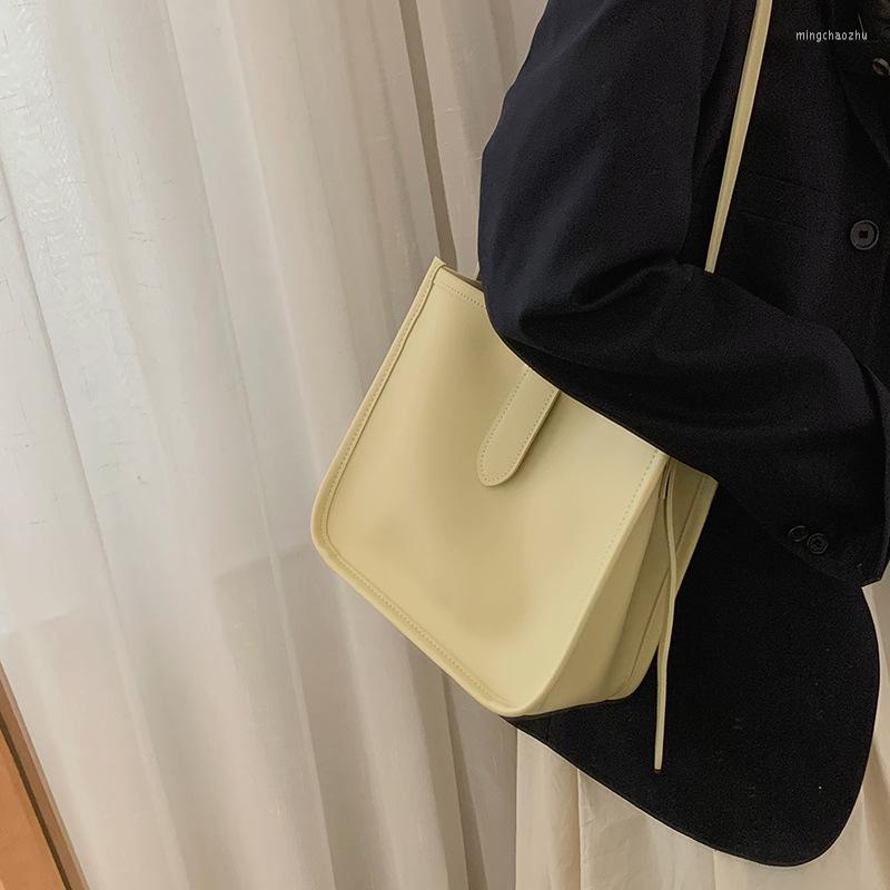 Evening Bags Korean Buckets Bag Designer Women Shoulder Luxury Pu Crossbody For Large Capacity Messenger Simply Purses Sac, White
Evening Bags Korean Buckets Bag Designer Women Shoulder Luxury Pu Crossbody For Large Capacity Messenger Simply Purses Sac, White