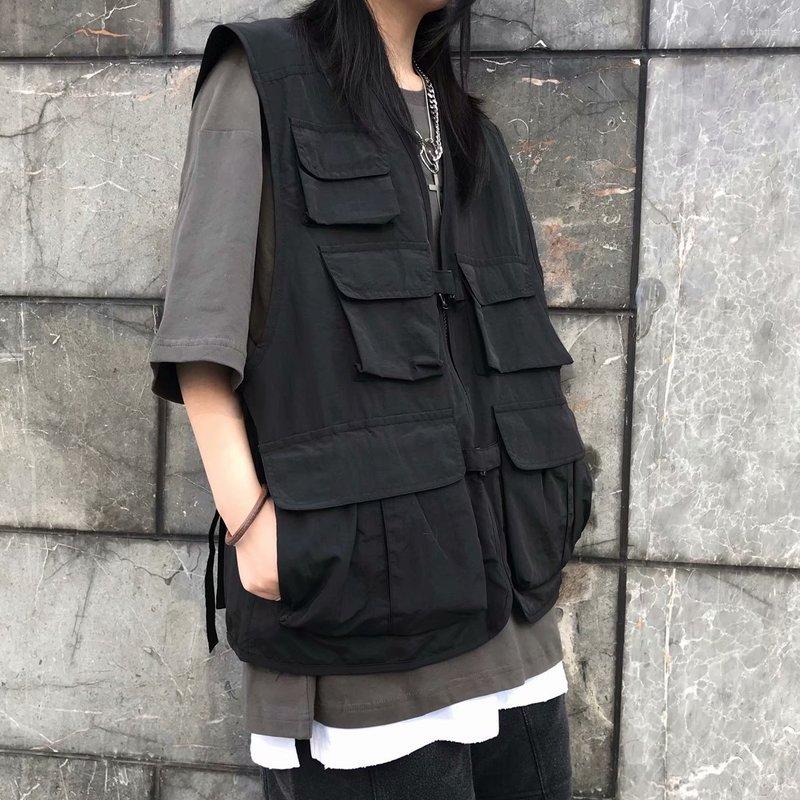 Men's Vests Functional Tooling Tactical Vest Men Women Dark Hip-hop Waistcoat Spring Sleeveless Jacket Military Multi-Pocket Outwear, Black tb
Men's Vests Functional Tooling Tactical Vest Men Women Dark Hip-hop Waistcoat Spring Sleeveless Jacket Military Multi-Pocket Outwear, Black tb