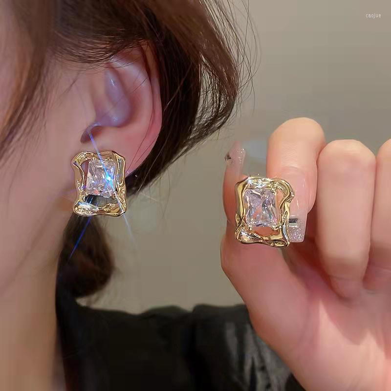 Stud Earrings 2022 Trendy Geometric Irregular Square Hollow Metal Crystal For Women Creative Design Daily Ear Accessories
Stud Earrings 2022 Trendy Geometric Irregular Square Hollow Metal Crystal For Women Creative Design Daily Ear Accessories