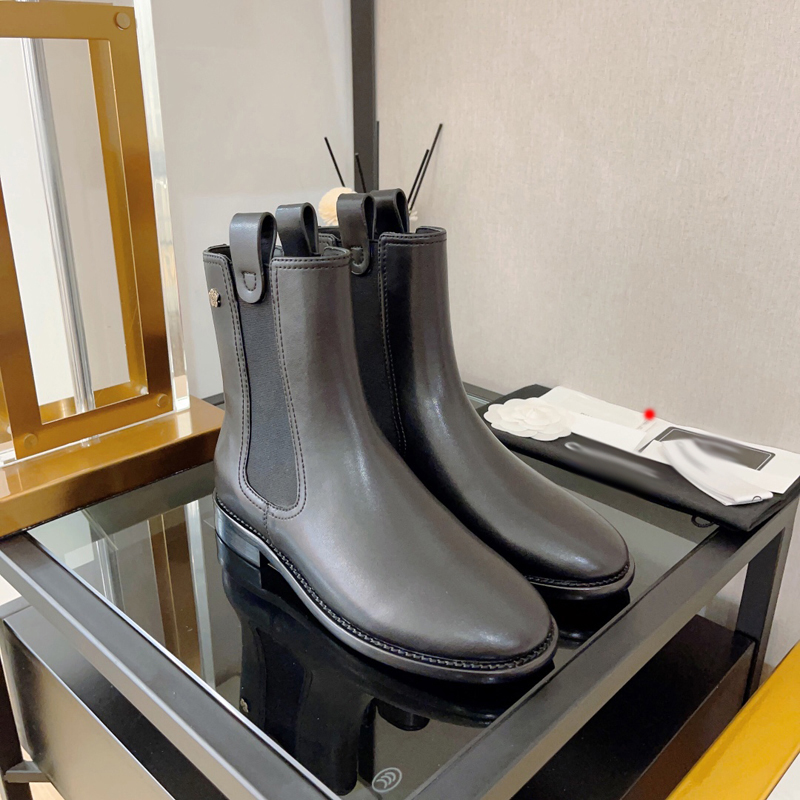 2023 Fashion Designer boots Women Shoes Winter Boots Ladies Girls Silk Cowhide Leather High Top Womens Flat Ankle Boot -G066, Picture color
2023 Fashion Designer boots Women Shoes Winter Boots Ladies Girls Silk Cowhide Leather High Top Womens Flat Ankle Boot -G066, Picture color