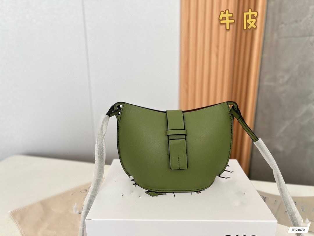 Designer luxury shoulder bag handbag Women's leather messenger messenger three-dimensional bucket tote bag, Pink
Designer luxury shoulder bag handbag Women's leather messenger messenger three-dimensional bucket tote bag, Pink