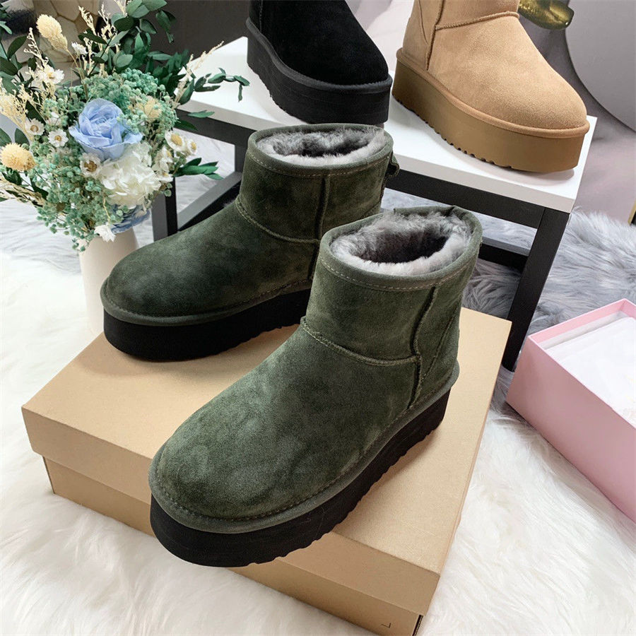 sheepskin integrated snow boots uGGity height boot loose cake thick bottom thickened cotton booties winter shoes, Black
sheepskin integrated snow boots uGGity height boot loose cake thick bottom thickened cotton booties winter shoes, Black