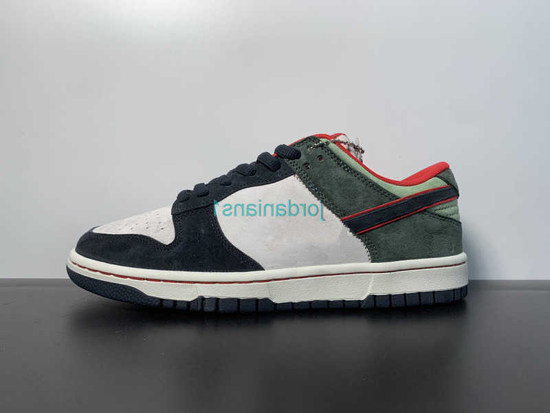 KATSUHIRO o TOMO Shoes Dunked Low Pro High Skateboard Steamboy OST ORCHID/RED/BLACKISH GREEN Furky Suede, With original logo
KATSUHIRO o TOMO Shoes Dunked Low Pro High Skateboard Steamboy OST ORCHID/RED/BLACKISH GREEN Furky Suede, With original logo