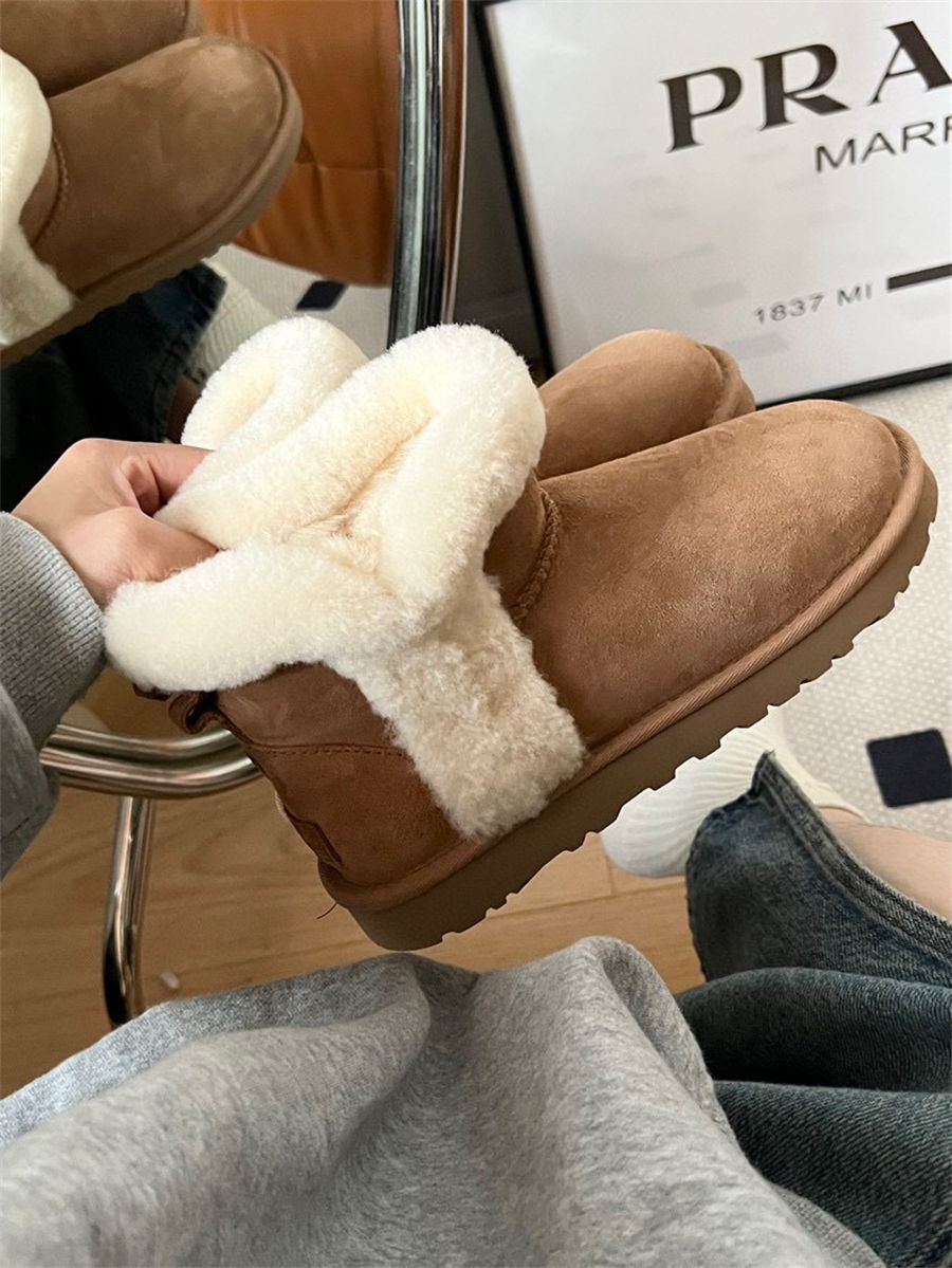 Female Sheepskin Snow Boot uGGity women BootsDesigner Low Poly Tone Poor Cotton Shoe Warm Booties winter, Black
Female Sheepskin Snow Boot uGGity women BootsDesigner Low Poly Tone Poor Cotton Shoe Warm Booties winter, Black