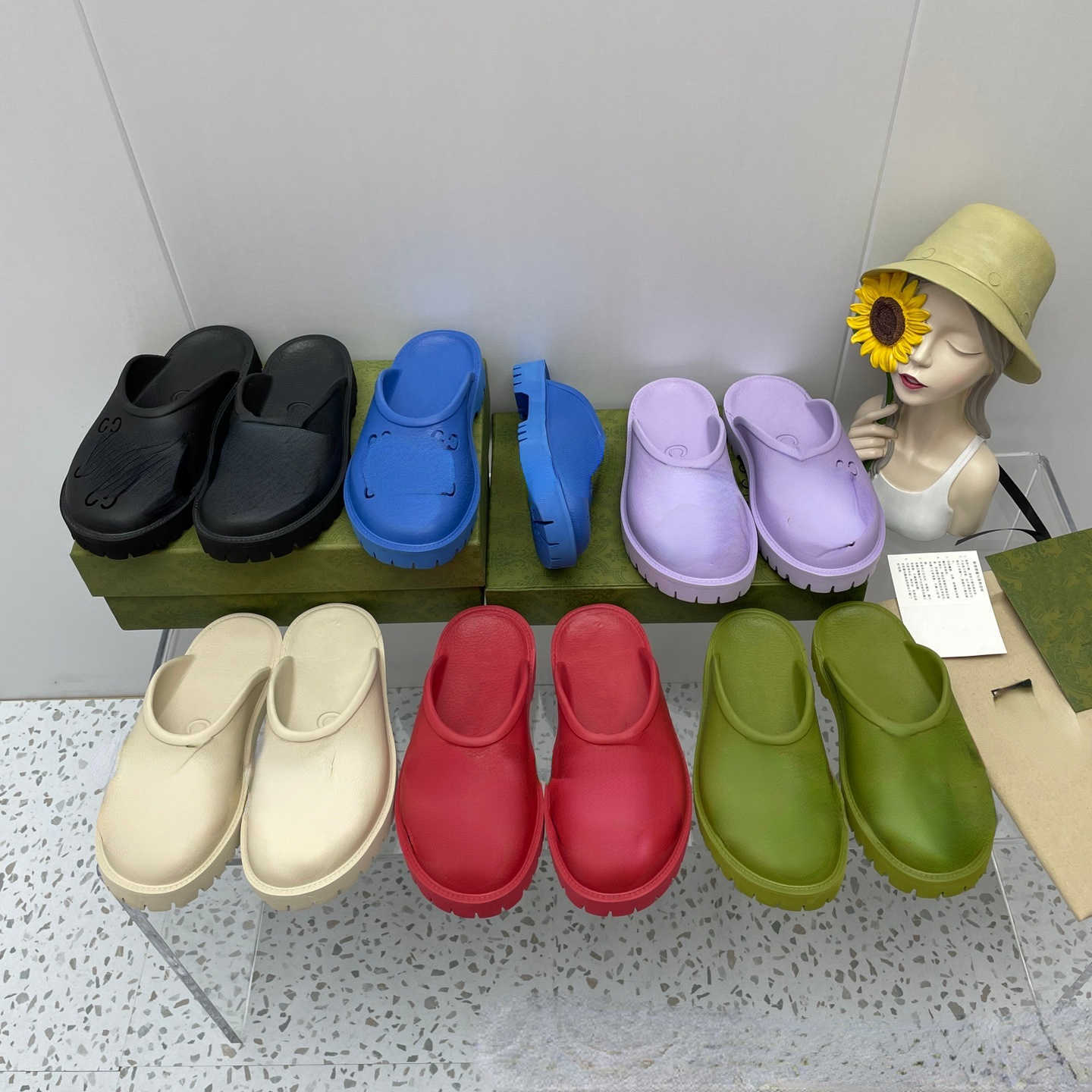 Brand Casual Shoes designer design thick soled high beach Roman style slippers for outdoor wear in summer Baotou couple, Red thick bottom
Brand Casual Shoes designer design thick soled high beach Roman style slippers for outdoor wear in summer Baotou couple, Red thick bottom
