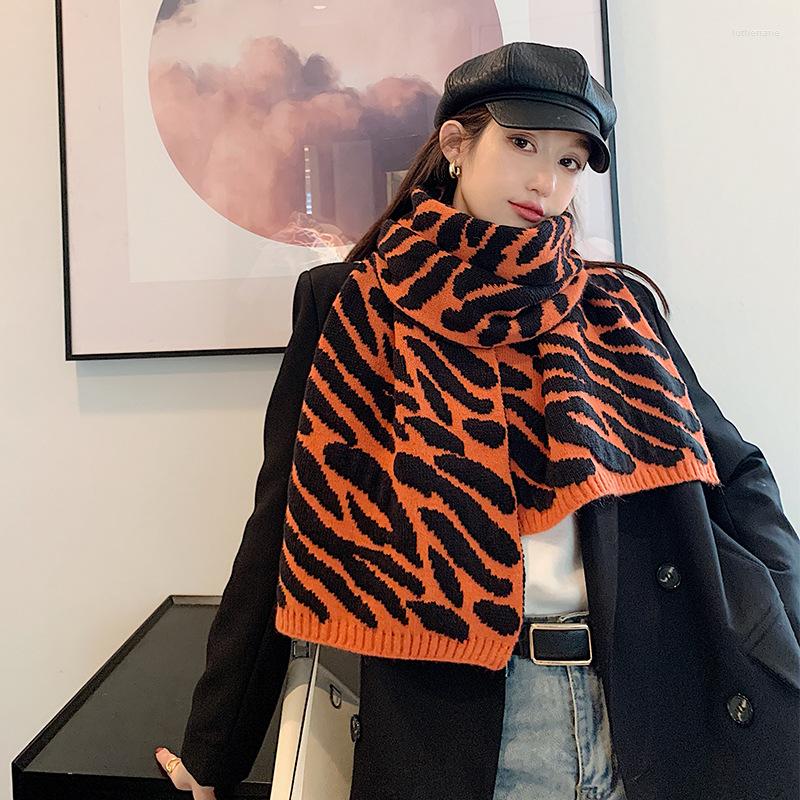 Scarves KOI LEAPING Autumn And Winter Leopard Warm Scarf Women Fashion Wild Knitted Wool Thickened Student Bib Shawl
Scarves KOI LEAPING Autumn And Winter Leopard Warm Scarf Women Fashion Wild Knitted Wool Thickened Student Bib Shawl