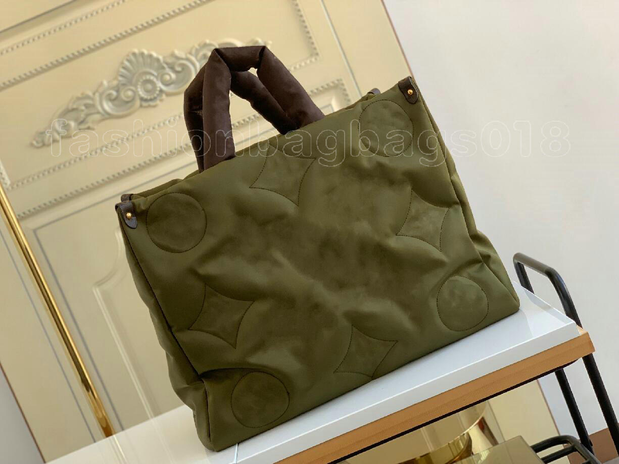 ONTHEGO GM M21053 Winter Tote Bag Grand Econyl Monograms Handbag Designers Luxurys Shoulder Bags
ONTHEGO GM M21053 Winter Tote Bag Grand Econyl Monograms Handbag Designers Luxurys Shoulder Bags